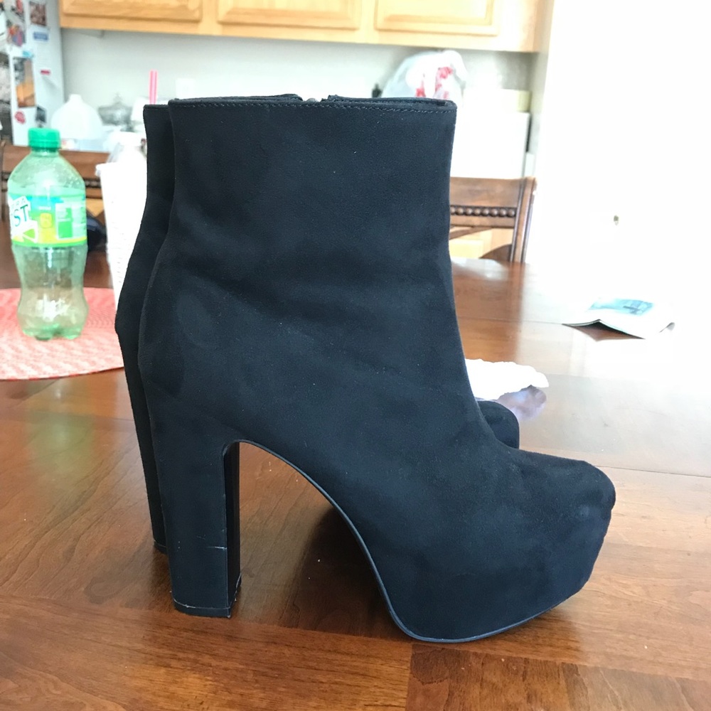 H&M black suede boots